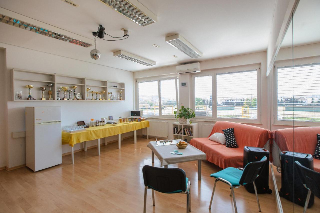 Tej Hostel Ljubljana Bagian luar foto